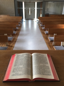 Sveto pismo v Krščanska baptistična cerkev Ljubljana